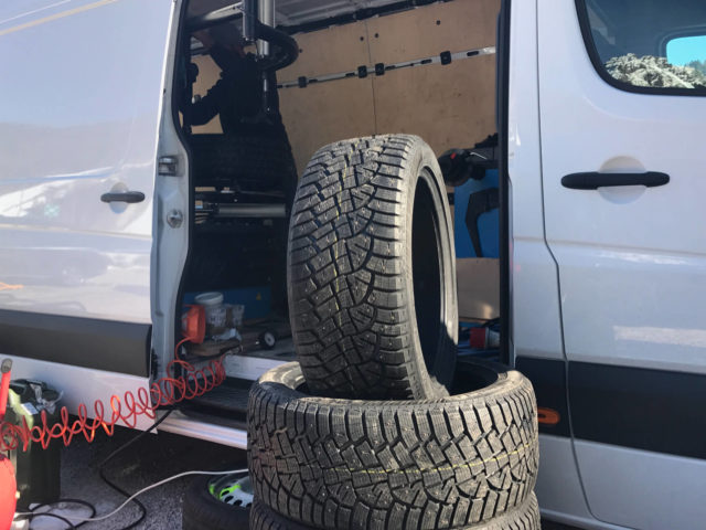 https://www.static.readyonset.com/uploads/2019/03/Mobile-tire-workshop-7-640x480.jpg